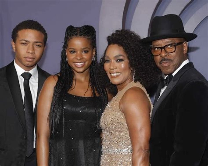 Angela Bassett And Her Siblings' Family Dynamics