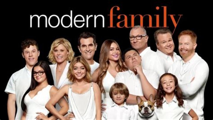 Exploring the Modern Family Star’s Career, Heritage, and Net Worth |