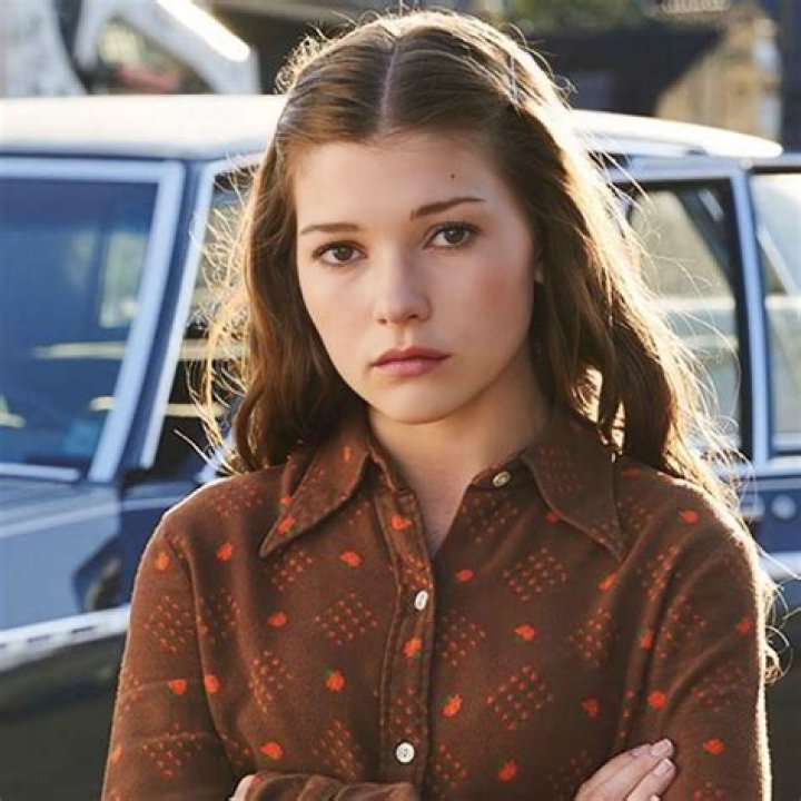 Katie Douglas Height, Age, Net Worth, Boyfriend, Parents |