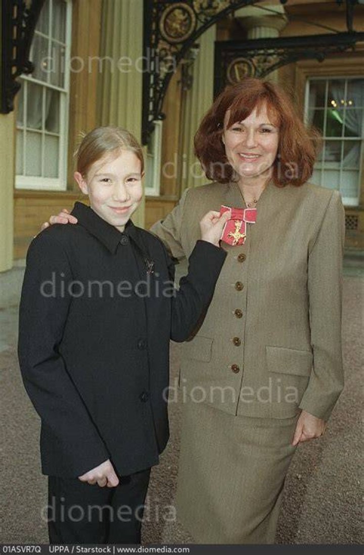 Maisie Mae Roffey, Julie Walters' daughter