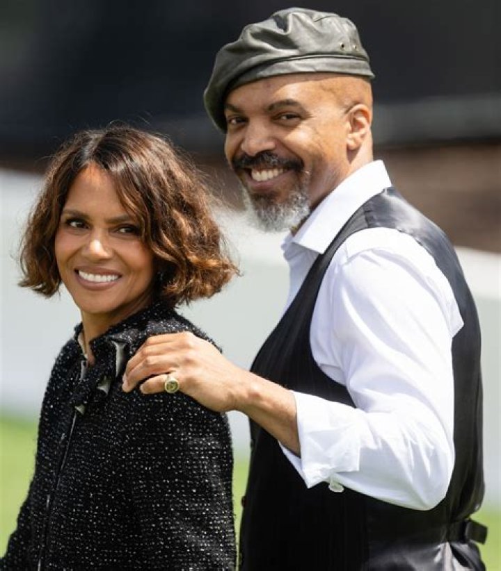 The Life and Legacy of Halle Berry’s Father |